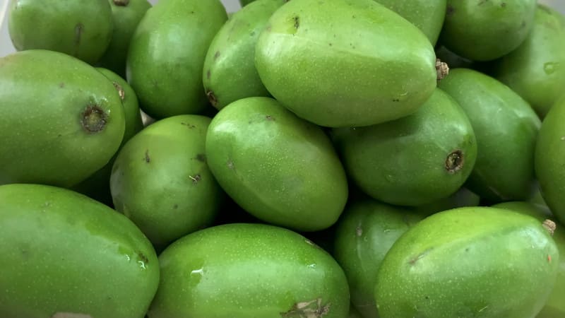 What is Ambarella or Golden Apple, and how can be used
